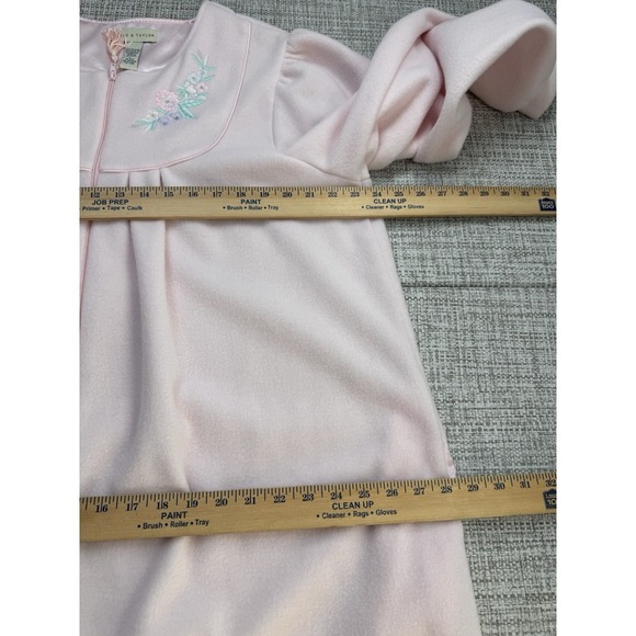 Lord & Taylor Pink Embroidered Robe - Picture 9 of 14